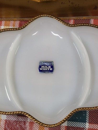 Vintage Anchor Hocking Milk White Anchorglass Fire King With Gold Tray W Sticker - Picture 4 of 9