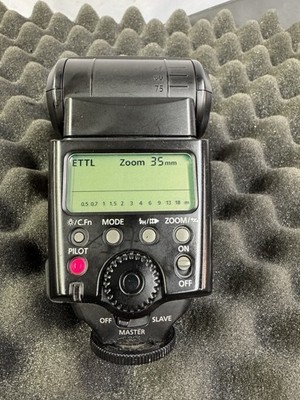 Canon 580EX Speedlite Flash - Case Included