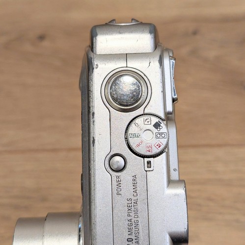 Samsung Digimax A7 7.0MP Digital Camera Silver *Not Working - Picture 8 of 11