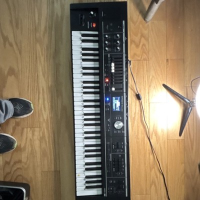 Roland V-Combo 61-Key Electronic Keyboard USB Built-in Effects Mod Wheel Black