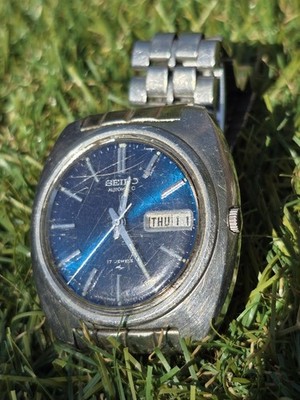 Vintage Seiko Automatic 17 Jewels, Deep Blue, - 7006 - 7007 - Japan MVMT - AS IS