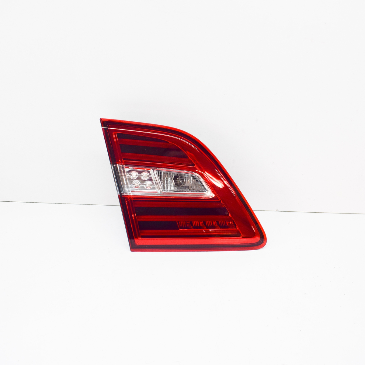 Right Passenger Inner LED Tail Light Rear Lamp ASSY For Buick Envision
