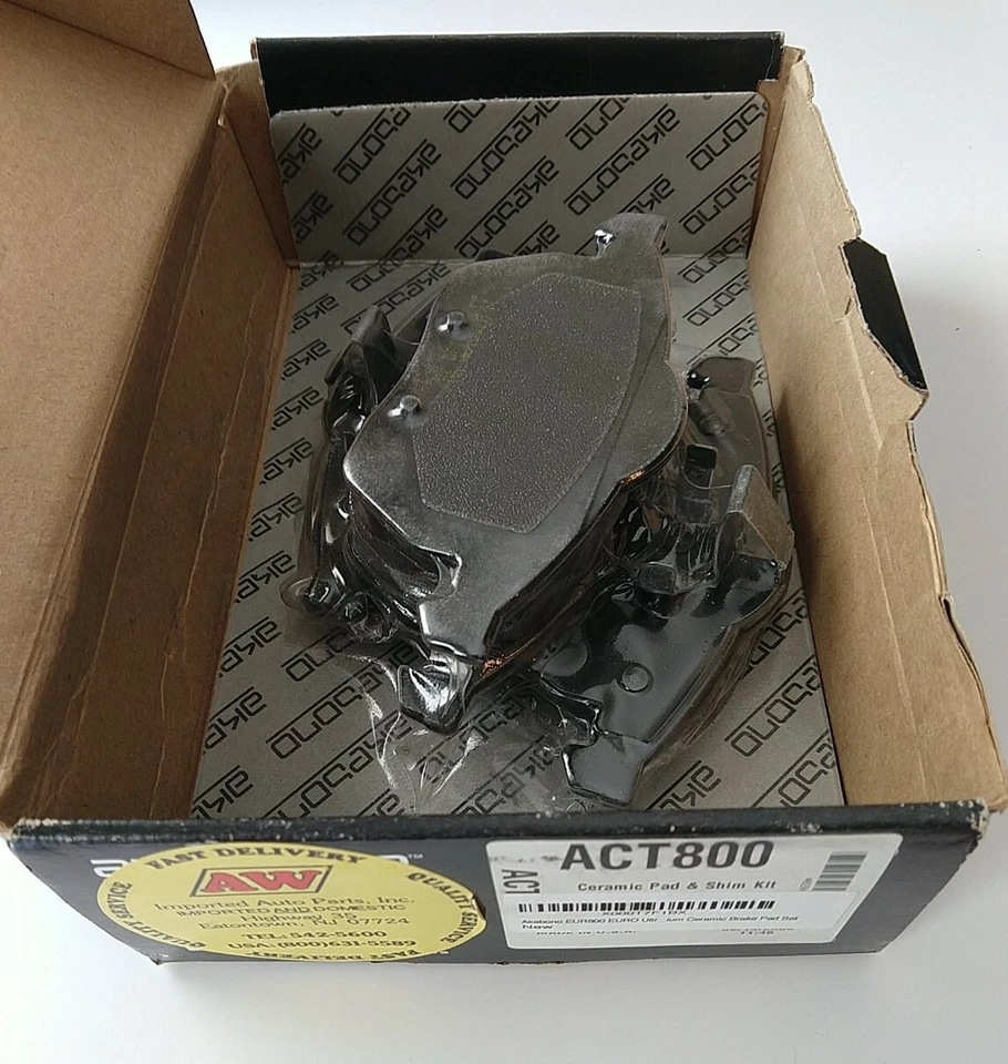 SAAB/SATURN НОВЫЕ керамические передние тормозные колодки Akebono ACT800 PRO-ACT - Изображение 4 из 4