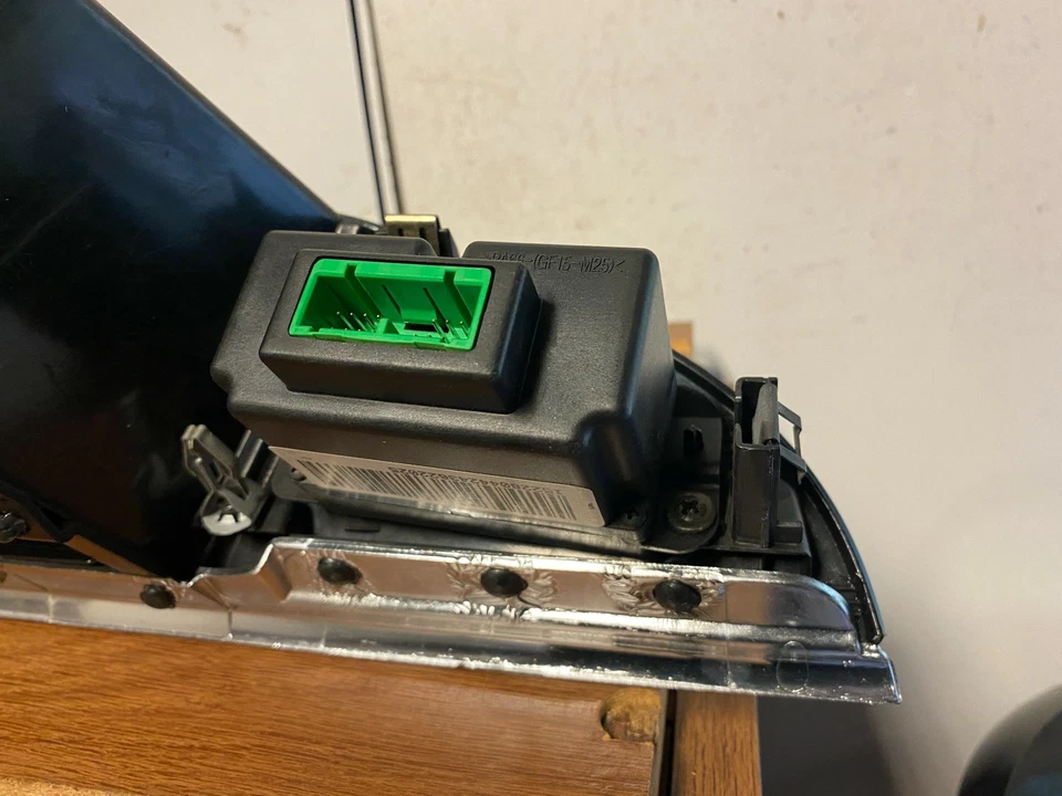 2006 BUICK LACROSE DASH TRIM 仪器集群表圈 #36 *破损安装 — 第 2/4 张图片