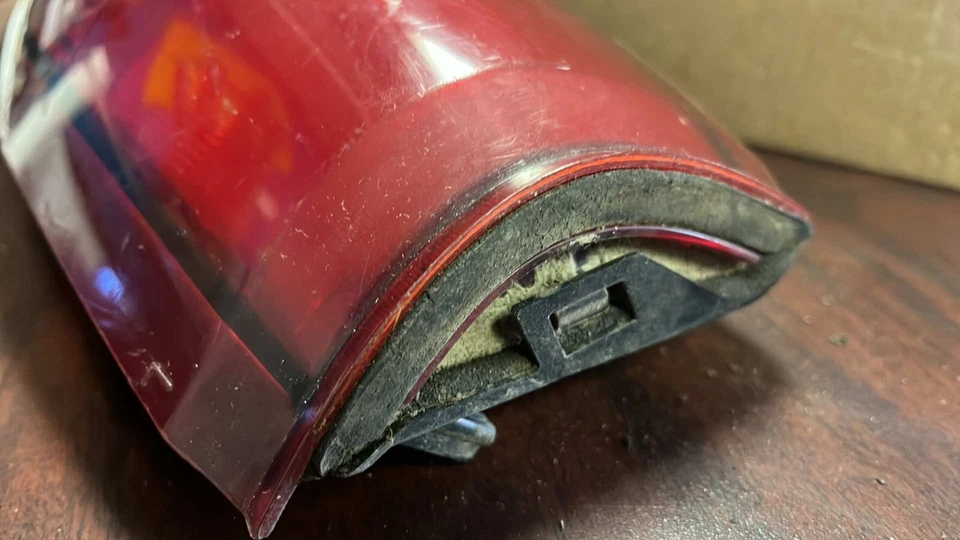 Conjunto de luz de freio traseira CHEVY PICKUP S10 lado esquerdo LH 1988-1999 88-99 FABRICANTE DE EQUIPAMENTO ORIGINAL - Imagem 2 de 4