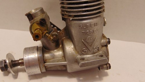 VINTAGE SUPERTIGRE GV21 .40 ENGINE
