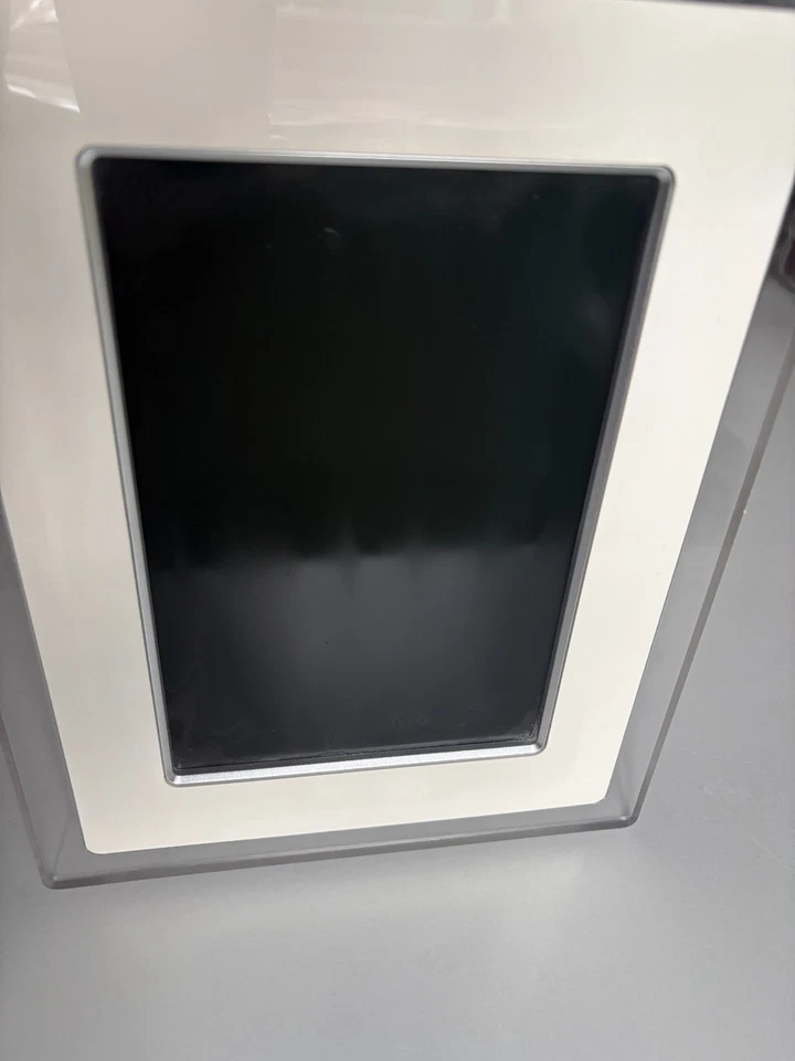 Philips 9FF2CWO 9” Digital Picture Frame - Never been used - no box - EU plug - Image 3 of 4