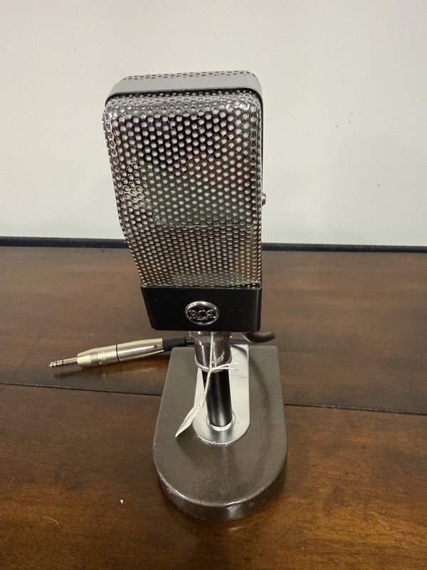 RCA VINTAGE "Jr. Velocity" #74B MICROPHONE.  Works great.