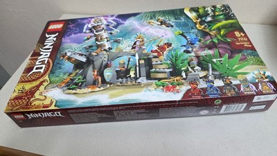 LEGO Ninjago 71747: Das Dorf der Wächter - Schachtel beschädigt
