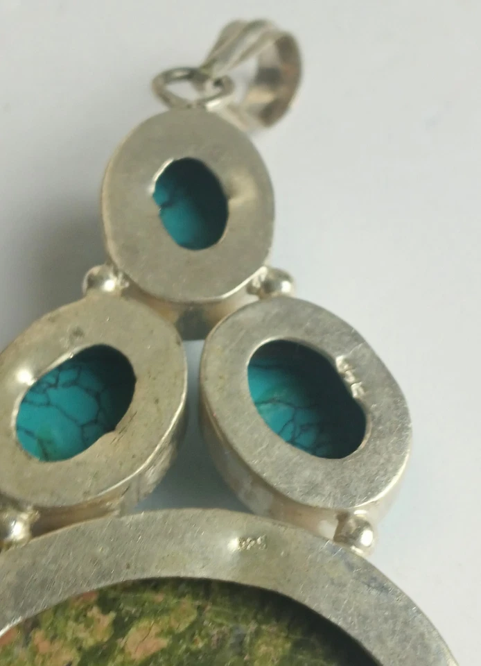 925 Sterling Silver Pendant with Polished Blue and Green Turquoise Cabochons - Image 4 of 4