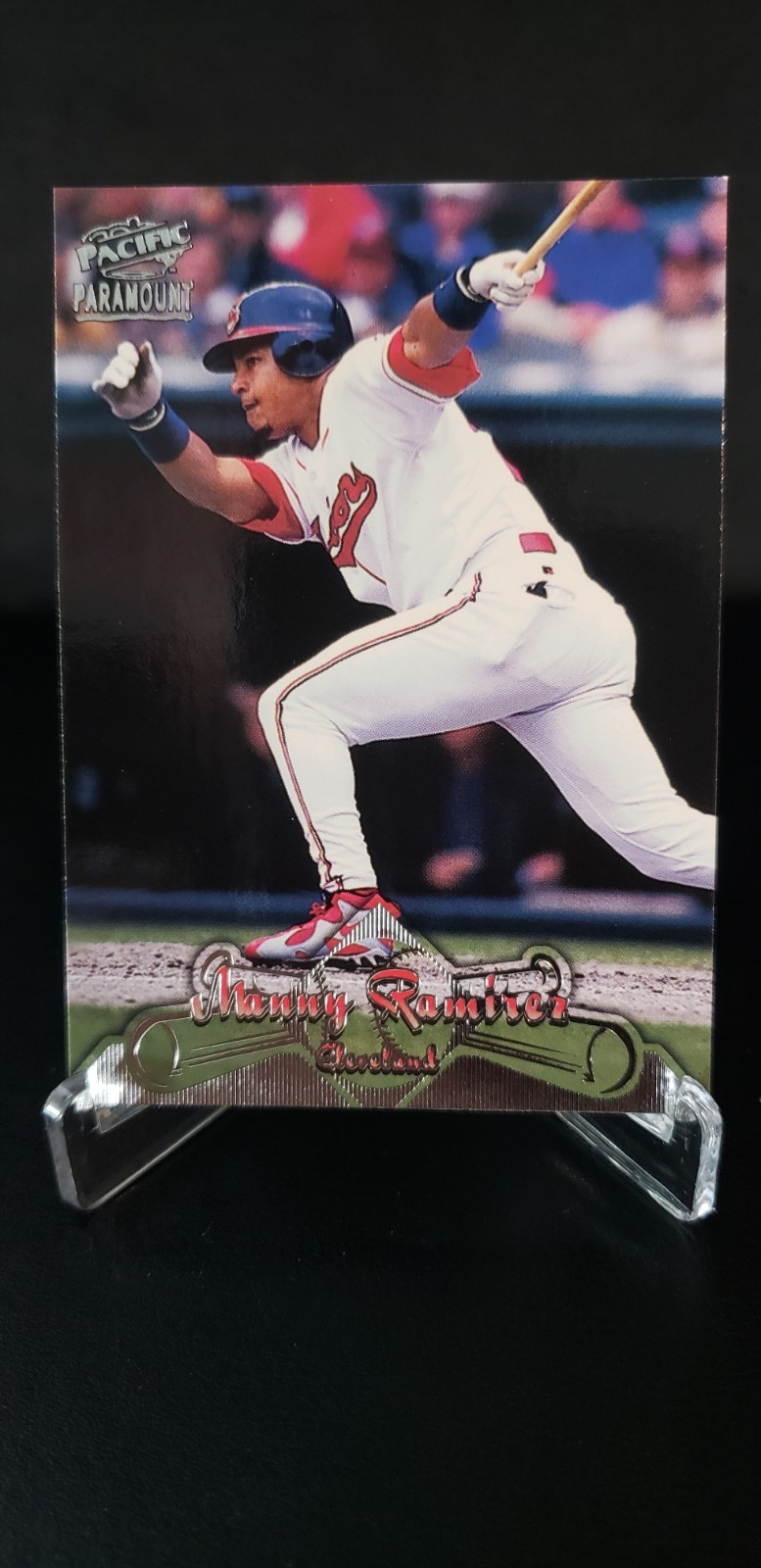 1998 Pacific Paramount - Manny Ramirez #40 Holo Silver /99