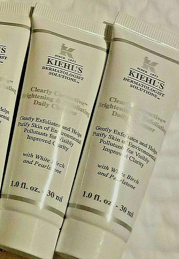 Limpiador iluminador y exfoliante Kiehl's Clearly Corrective 1 oz x 5 piezas = 5 oz Foto 3 de 3