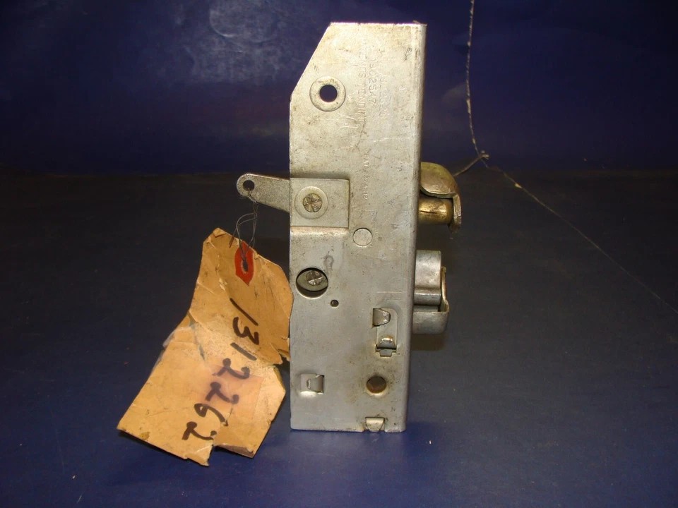 Pestillo puerta derecha Studebaker parte #1312262 delantero derecho: todos los sedanes 1956-57 nuevo de stock Foto 4 de 4