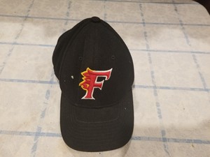vintage calgary flames hat