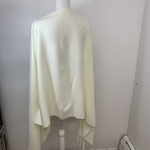 Pretty Persuasions Scarf Wrap Shaw Cream Neutral Fringe Boho Soft Cozy 28"X72" - Picture 3 of 6