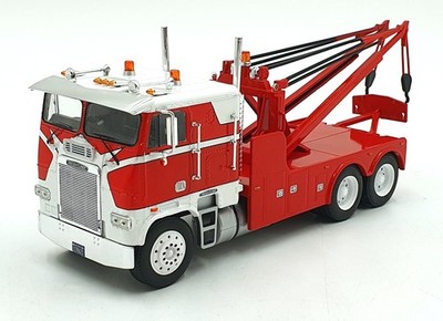 Ixo Maßstab 1:43 U43TTR002 - 1987 Freightliner FLA Abschleppwagen - rot