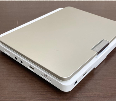 TOSHIBA SD-BP900S Portable Blu-Ray Player REGZA 9 inch DVD-VIDEO