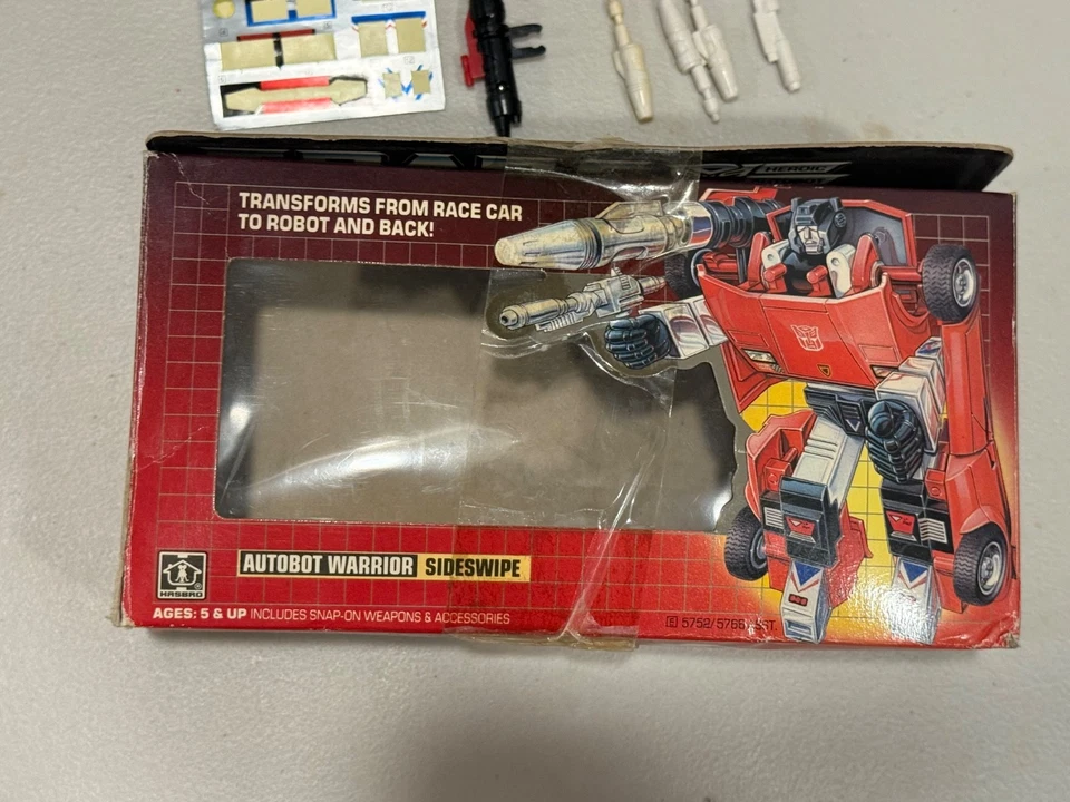 Transformers Original G1 1984 Autobot Car Sideswipe Near Complete In Box - Image 2 of 4