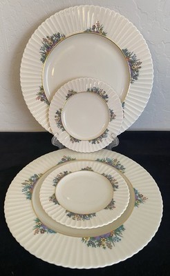 Lenox  ~ RUTLEDGE~ 2 Dinner Plates & 2 Bread / Butter Plates  ~ MINT
