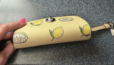 COACH Sunglass CASE In COATED Canvas With LEMON Print GARDEN  display picture 1
