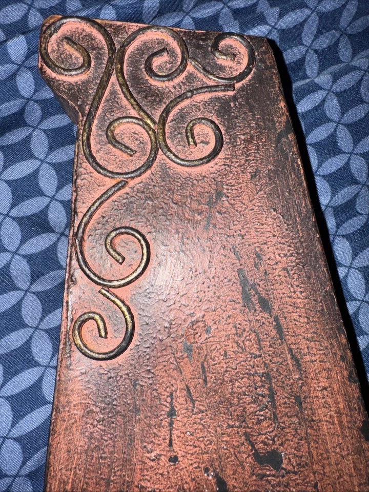 Rustic Metal Sign Letter “M” With Swirl Designs And Keyhole Hang Up - Image 3 of 4