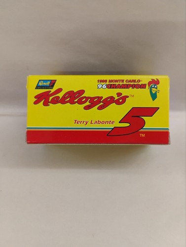 Terry Labonte #5 Kellogg's Corn Flakes 1996 Champ Monte Carlo 1:64 scale Revell - Picture 3 of 6