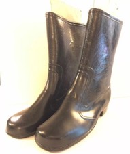Wintercarnival VIntage Black Rubber Boots Lined Low Heel Made USA Vintage Size 6