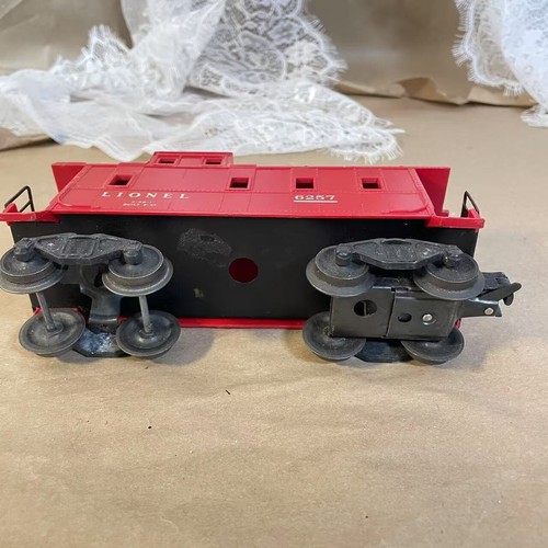 ORIGINAL LIONEL POSTWAR 6257-50 CABOOSE Red 1956 - Picture 7 of 9