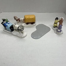 Byron Molds Christmas Village Ceramic Figurines Lot of 4
