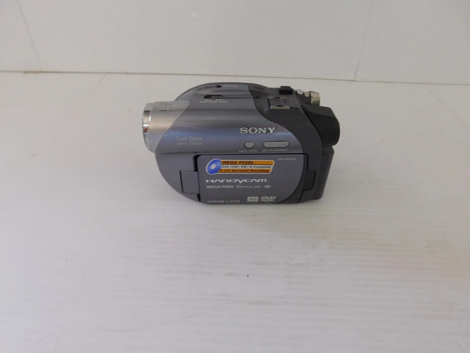 SONY HANDYCAM RW MODEL DCR-DVD305 CAMCORDER (CYD2) - Image 2 of 4