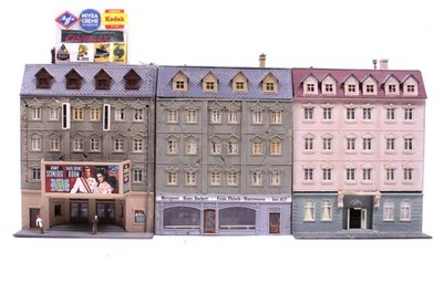3 tlg. POLA Modellbahngebäude Kino Stadthaus Metzgerei Western Germany Spur H0