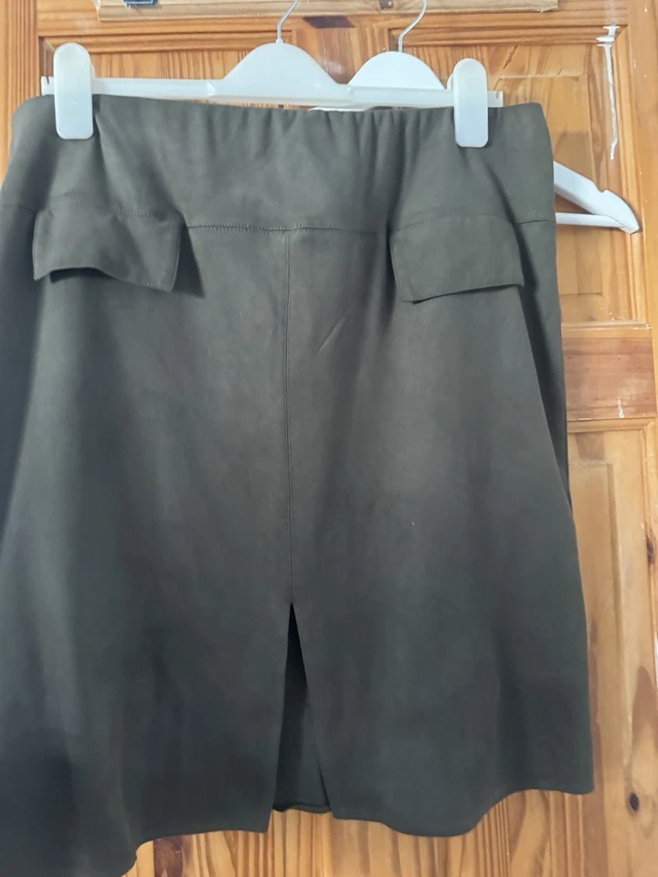 Khaki Green Mock Suede Stretchy Skirt Him Size 18 *smoke & pet Free - Image 2 of 3