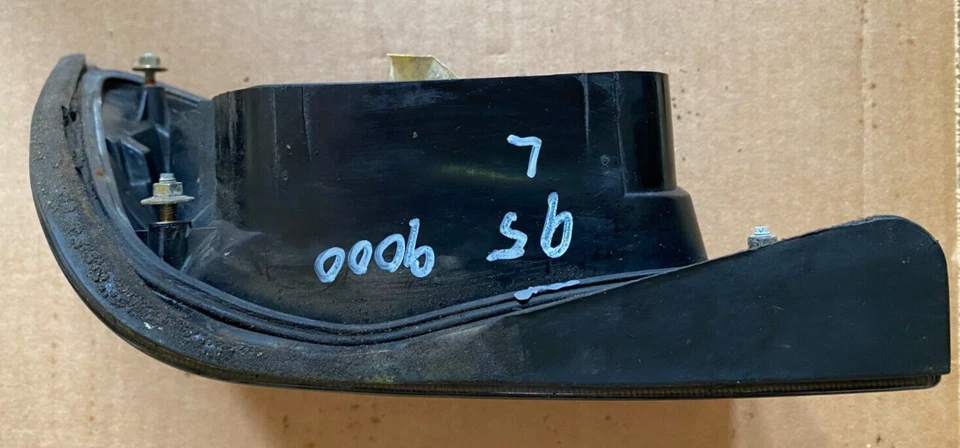 Conjunto de luz trasera. Izquierda.  Saab 9000CS. 1992-1998. con placa de circuito Foto 3 de 4