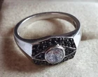 Vintage men's ring sterling silver 925 Size 9 Weight 4.39 g. Black and white gem