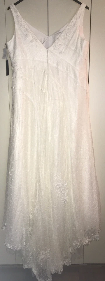 美丽全新 VERA WANG 白色 Davids BRIDAL PLUS 尺码 24W 串珠婚纱 — 第 3/4 张图片