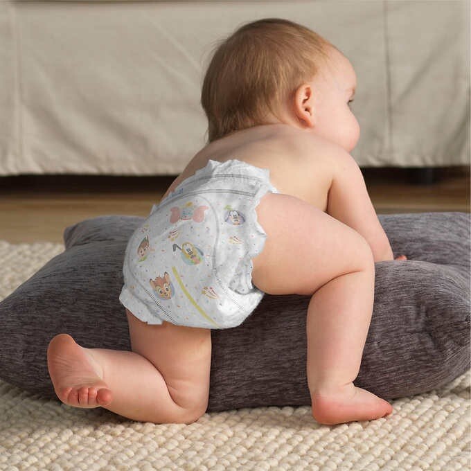 Huggies Plus Little Snugglers 🧸 Diapers Size 2 - 174 Count