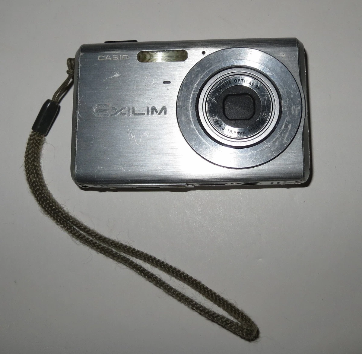 【美品】CASIO EXILIM EX-Z60 シルバー (動作確認済) Casio Exilim EX-Z60 Digital Camera Silver - FOR PARTS/REPAIR