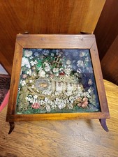 Kunstvolle alte Klosterarbeit Fatschenkindl im Kastenbild Diorama  mit Jesuskind
