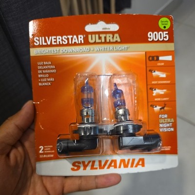 Sylvania 9005 Silverstar Ultra Headlight Bulbs 
