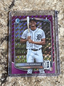 2025 Bowman Chrome 1st Fuchsia Geometric Refractor Cris Rodriguez 35/299 Tigers 