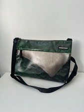 Borsa a tracolla Friday verde riciclato Lou Messenger F553