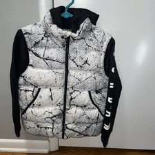 Nike Air Jordan 2-fer Puffer Jacket Vest Hoodie Black and white Youth Medium YM