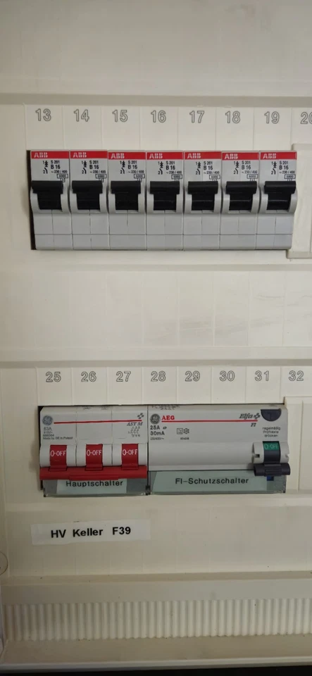 Hager fertige Verteilung 3Reihig mit Automaten - Bild 3 von 3