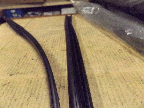New Genuine Mitsubishi Galant 92-96 Run Channel MR138164 M83 - Picture 3 of 5