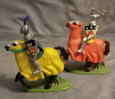 Medieval Knights on Horseback BRITAINS DETAILS VTG 1970s Hong Kong