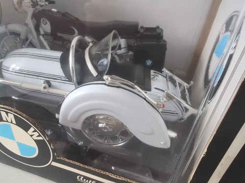 TOOTSIETOYS 3304 1/10TH 1960 R60-2 WHITE/BLACK BMW MOTORCYCLE & SIDECAR MODEL. - Picture 4 of 6