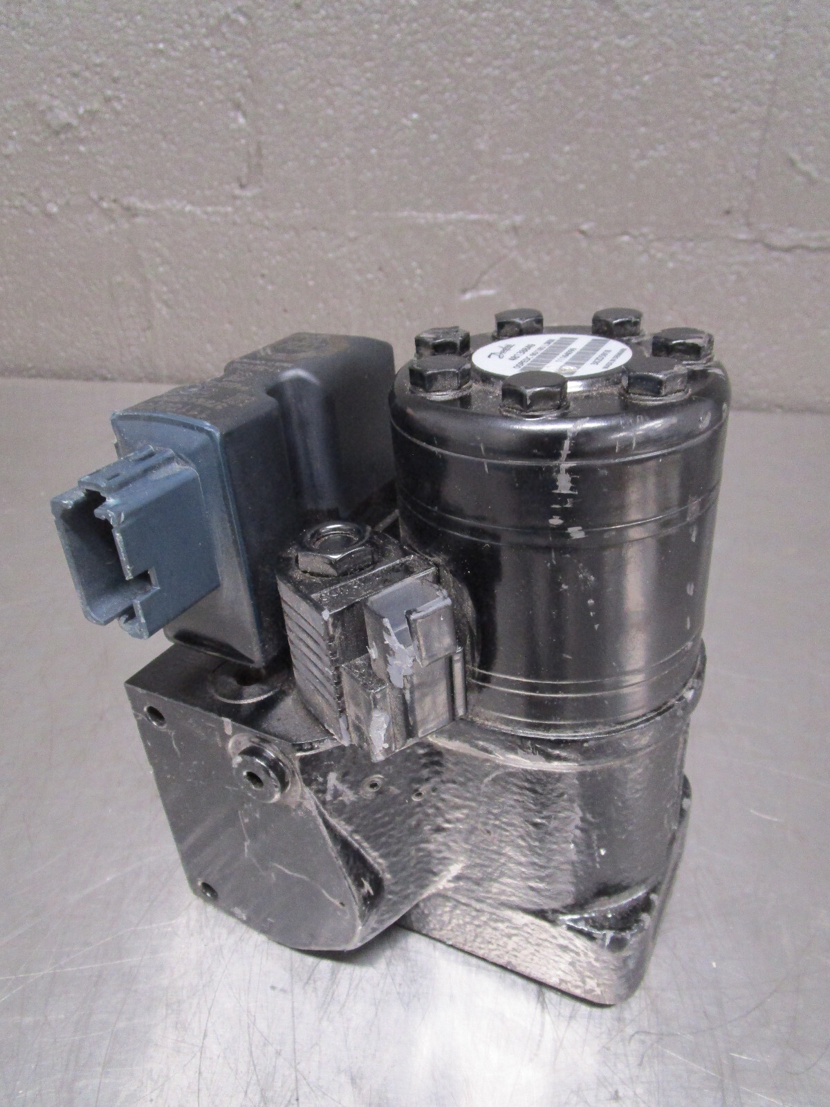 New CNH Danfoss 48138849 Case Construction Steering Valve | eBay 