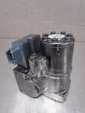 New CNH Danfoss 48138849 Case Construction Steering Valve