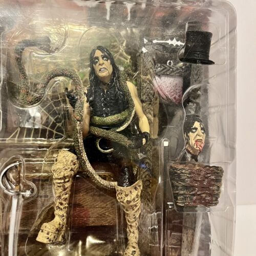 Alice Cooper Super Stage Action Figure - McFarlane 2000 Spawn *NEW* - Picture 2 of 6