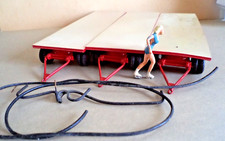 PINDER -  AFVCC - 1/43è-3 remorques piste de glace avec tuyaux piste et figurine